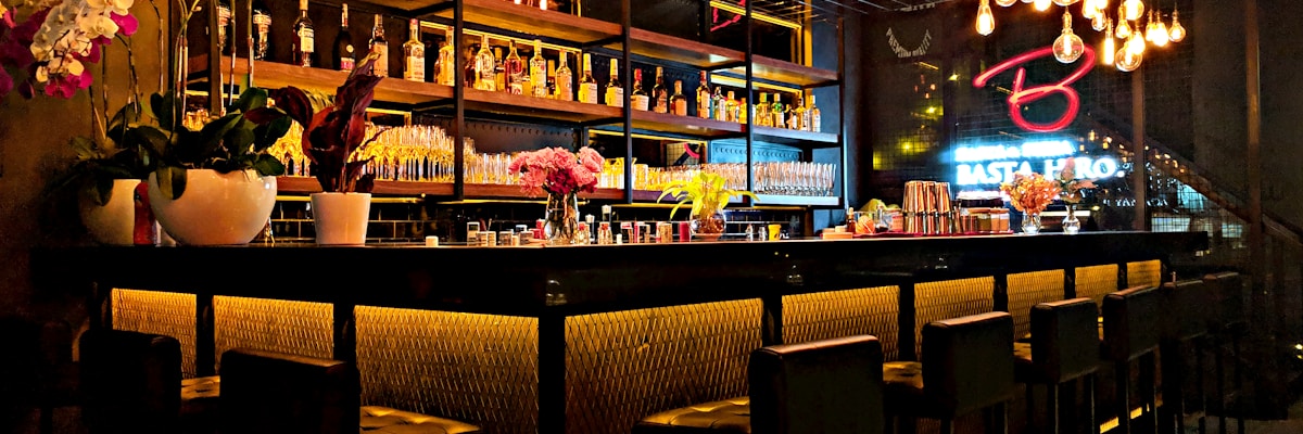 Moe's Tavern header image